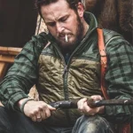 Yellowstone-Cole-Hauser-Vest-Quilted-parachute
