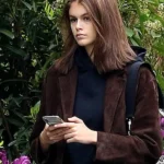 Kaia_Gerber_Brown_Coat
